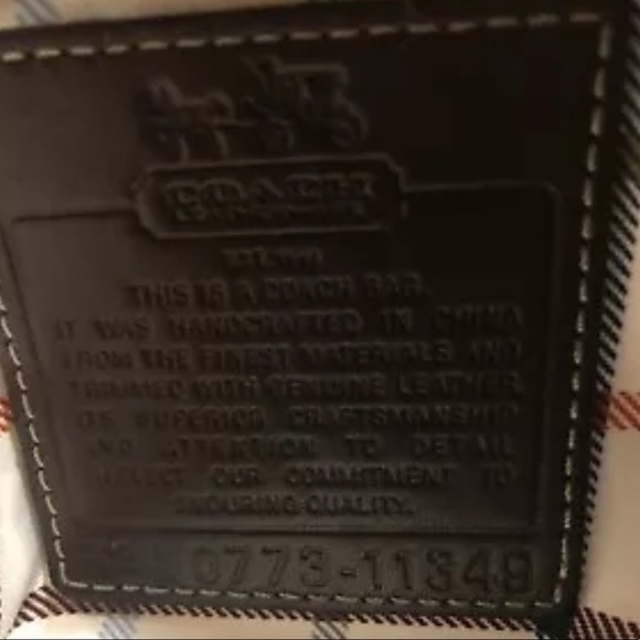 Coach 2 In 1 Handbag, includes a Coach organizer!! - Picture 3 of 8